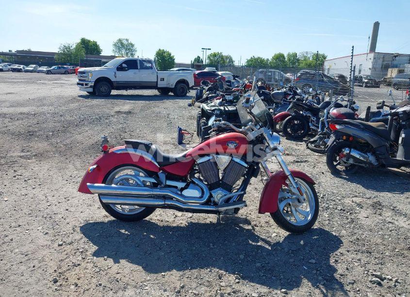 Photo 12 of 2005 Victory Motorcycles KINGPIN (VIN 5VPCB16D553006469)
