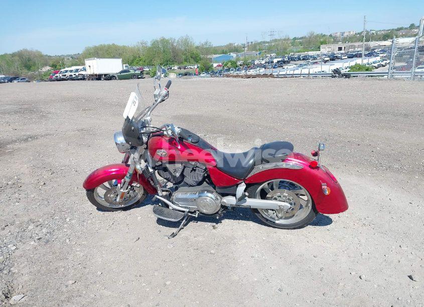 Photo 13 of 2005 Victory Motorcycles KINGPIN (VIN 5VPCB16D553006469)