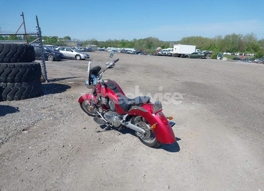 Photo 3 of 2005 Victory Motorcycles KINGPIN (VIN 5VPCB16D553006469)
