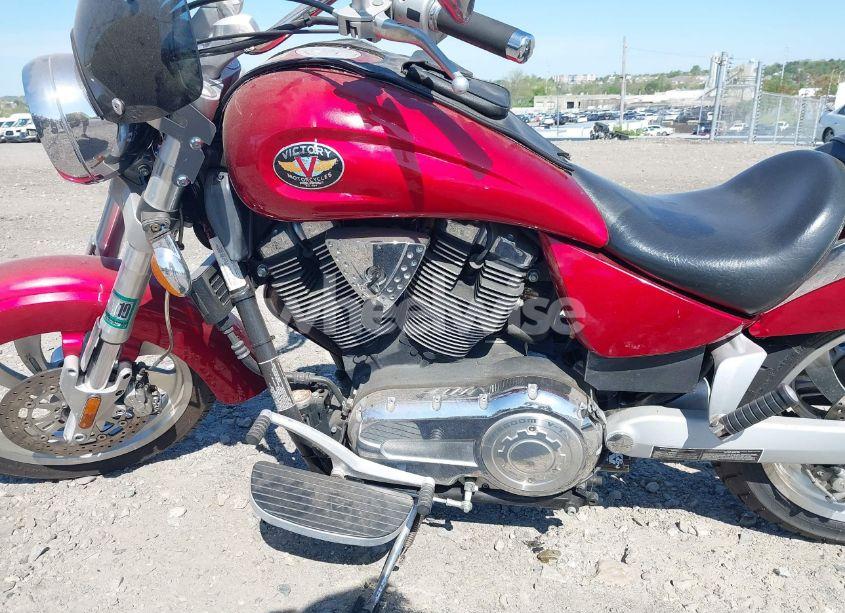 Photo 9 of 2005 Victory Motorcycles KINGPIN (VIN 5VPCB16D553006469)