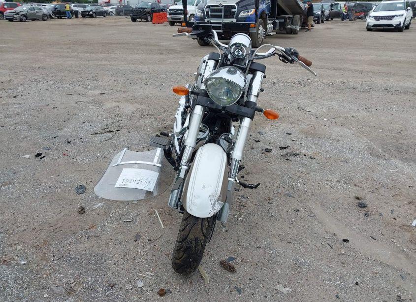 Photo 5 of 2011 Victory Motorcycles KINGPIN STANDARD (VIN 5VPCB36N1B3007876)
