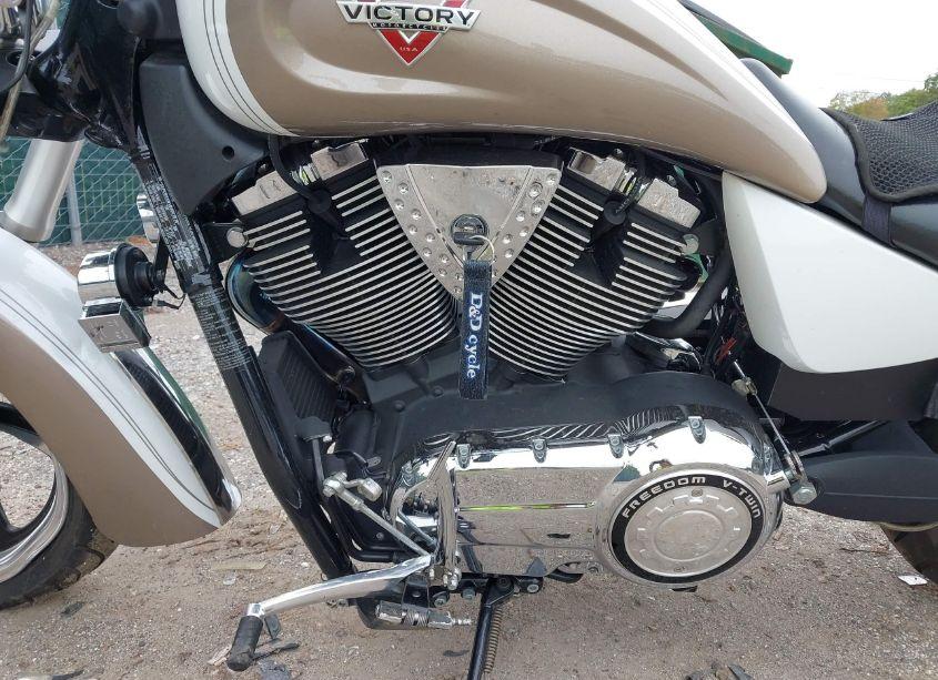 Photo 9 of 2011 Victory Motorcycles KINGPIN STANDARD (VIN 5VPCB36N1B3007876)