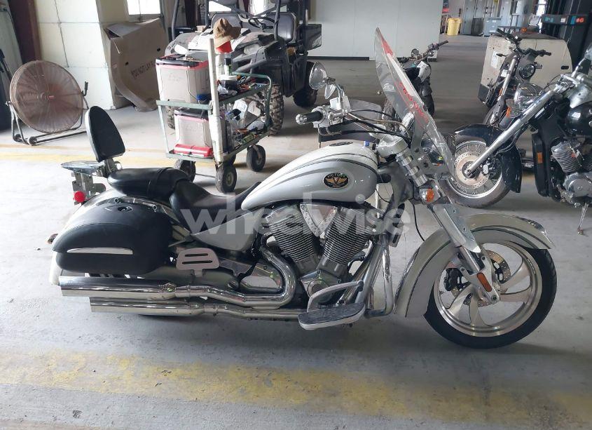 Photo 12 of 2005 Victory Motorcycles KINGPIN (VIN 5VPCD16D653009973)