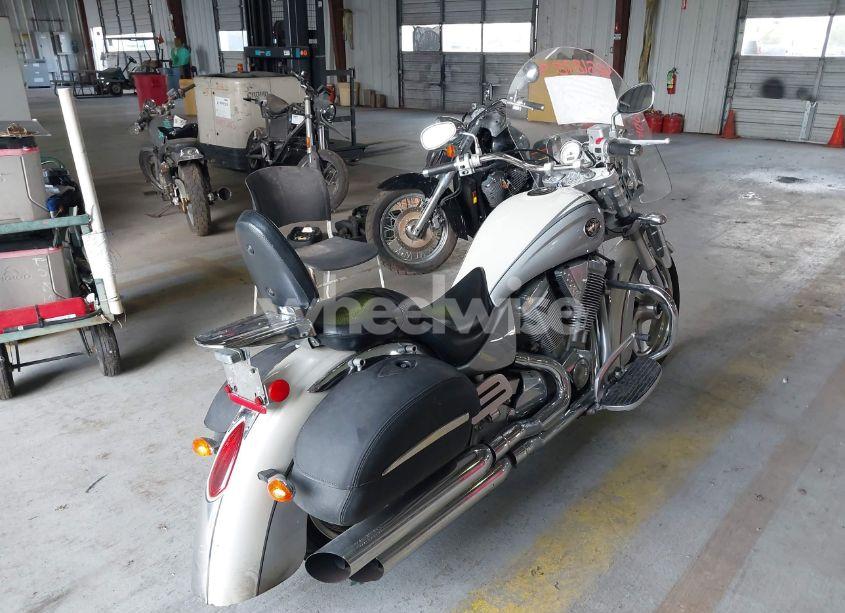 Photo 4 of 2005 Victory Motorcycles KINGPIN (VIN 5VPCD16D653009973)