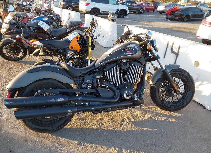 Photo 12 of 2017 Victory Motorcycles GUNNER (VIN 5VPCGBAB5H3058783)