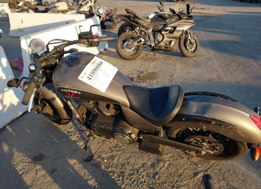 Photo 13 of 2017 Victory Motorcycles GUNNER (VIN 5VPCGBAB5H3058783)