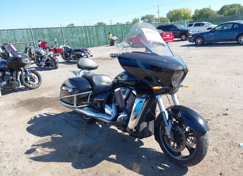 2011 Victory Motorcycles CROSS COUNTRY STANDARD (VIN 5VPDB36N4B3006158) main photo