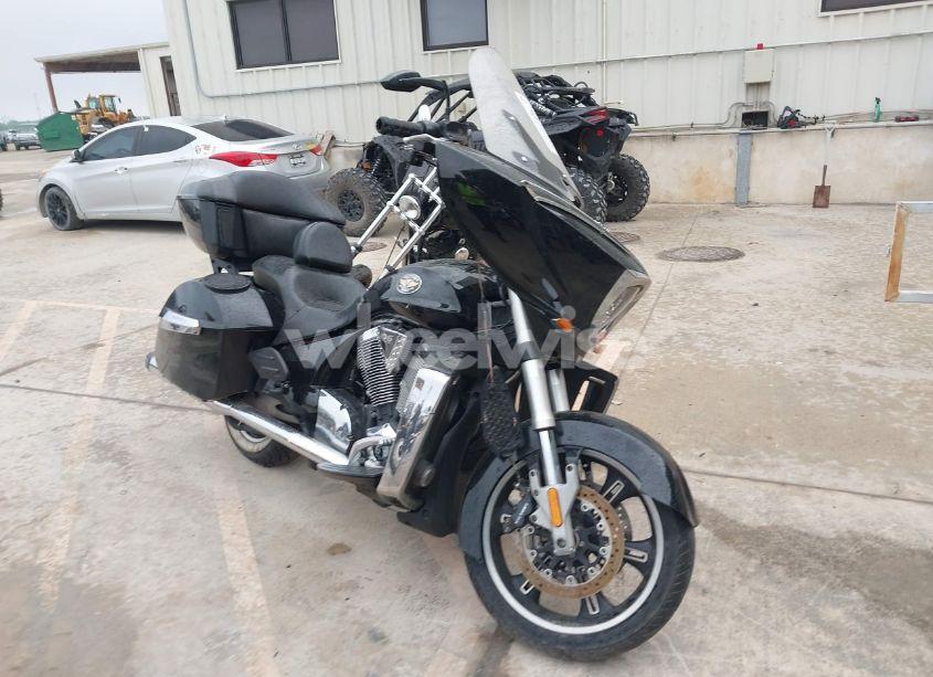 2011 Victory Motorcycles CROSS COUNTRY STANDARD (VIN 5VPDB36N8B3000217) main photo