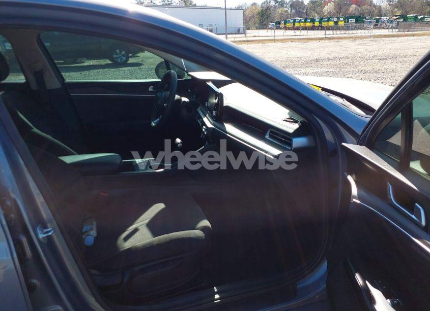 Photo 5 of 2022 Kia K5 LXS (VIN 5XXG14J20NG088279)