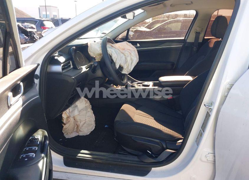 Photo 5 of 2022 Kia K5 LXS (VIN 5XXG14J20NG141742)