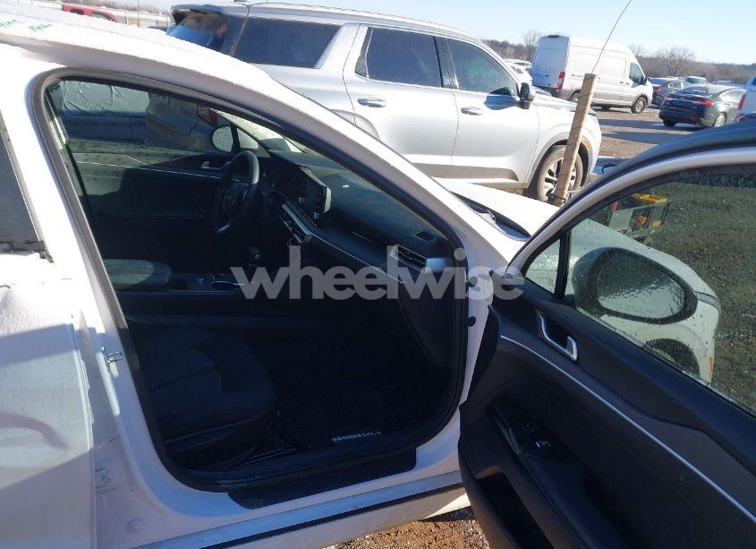 Photo 5 of 2022 Kia K5 LXS (VIN 5XXG14J20NG158220)