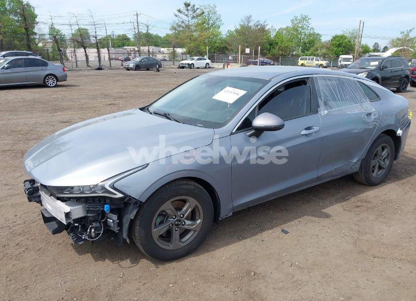 Photo 2 of 2022 Kia K5 LXS (VIN 5XXG14J21NG122942)