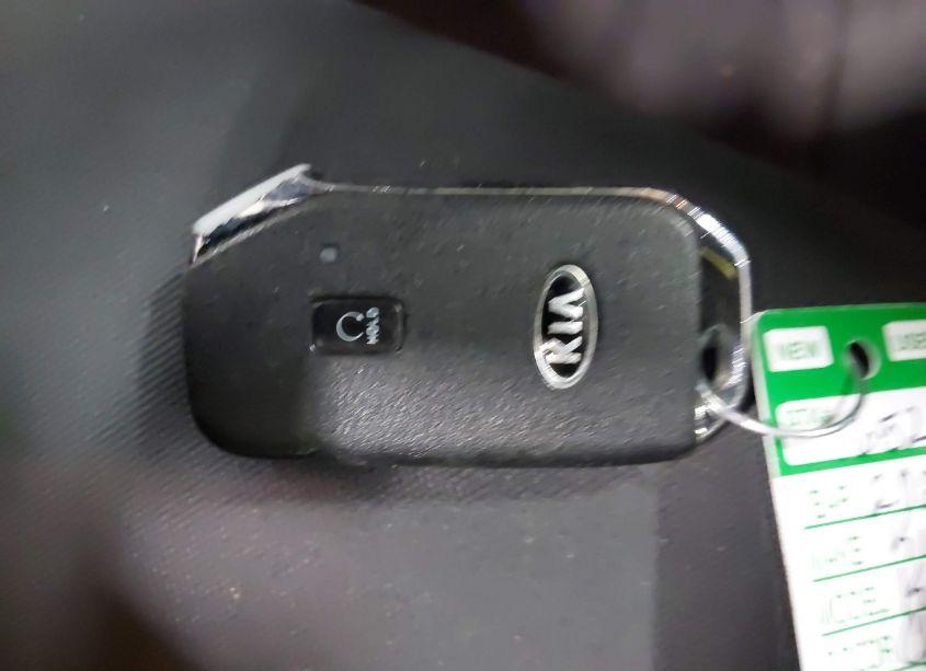 Photo 11 of 2021 Kia K5 LXS (VIN 5XXG14J22MG010844)