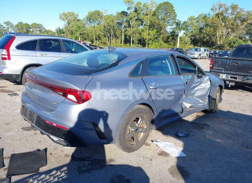 Photo 4 of 2021 Kia K5 LXS (VIN 5XXG14J22MG015316)