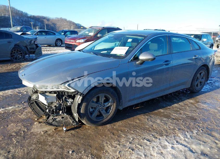 Photo 2 of 2021 Kia K5 LXS (VIN 5XXG14J22MG051667)