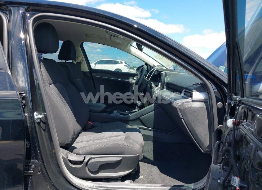 Photo 5 of 2024 Kia K5 LXS (VIN 5XXG14J22RG235966)