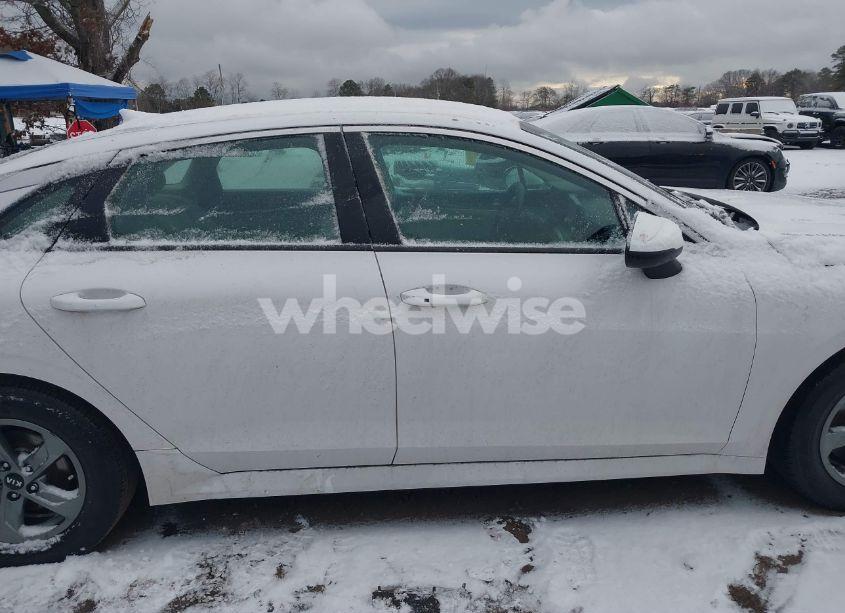 Photo 14 of 2021 Kia K5 LXS (VIN 5XXG14J23MG082104)