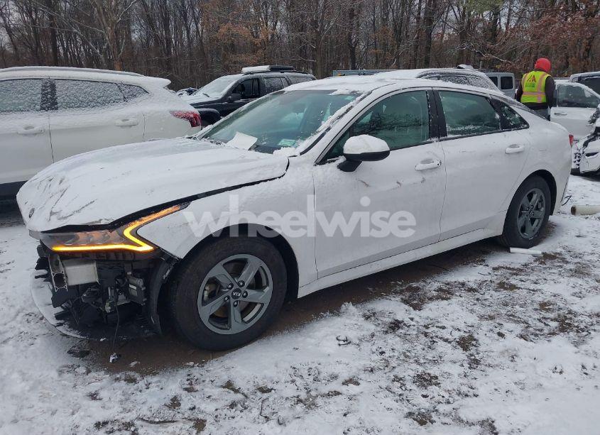 Photo 2 of 2021 Kia K5 LXS (VIN 5XXG14J23MG082104)