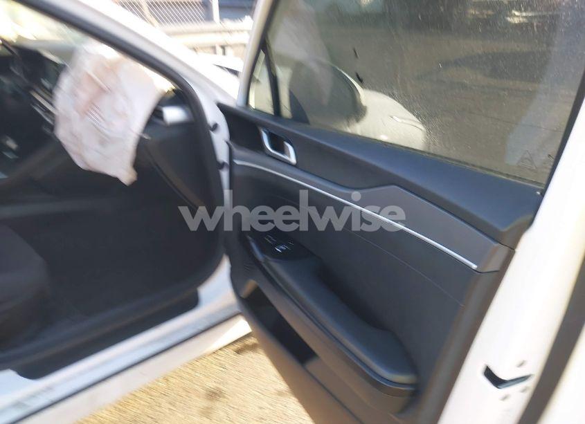 Photo 5 of 2022 Kia K5 LXS (VIN 5XXG14J23NG100456)