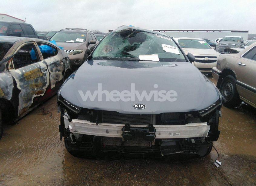 Photo 12 of 2021 Kia K5 LXS (VIN 5XXG14J24MG019108)