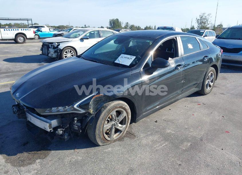 Photo 2 of 2021 Kia K5 LXS (VIN 5XXG14J24MG051640)