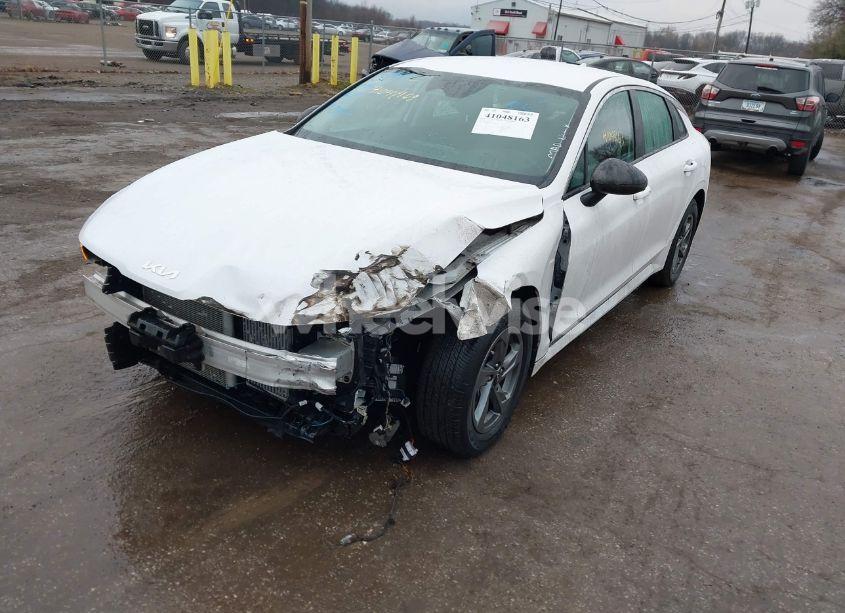 Photo 2 of 2022 Kia K5 LXS (VIN 5XXG14J24NG114138)
