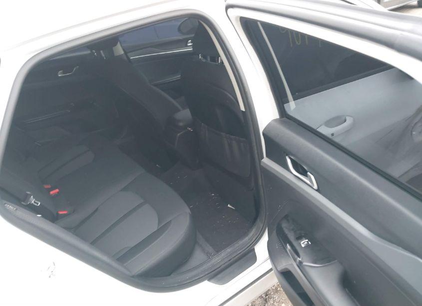 Photo 8 of 2022 Kia K5 LXS (VIN 5XXG14J25NG163350)