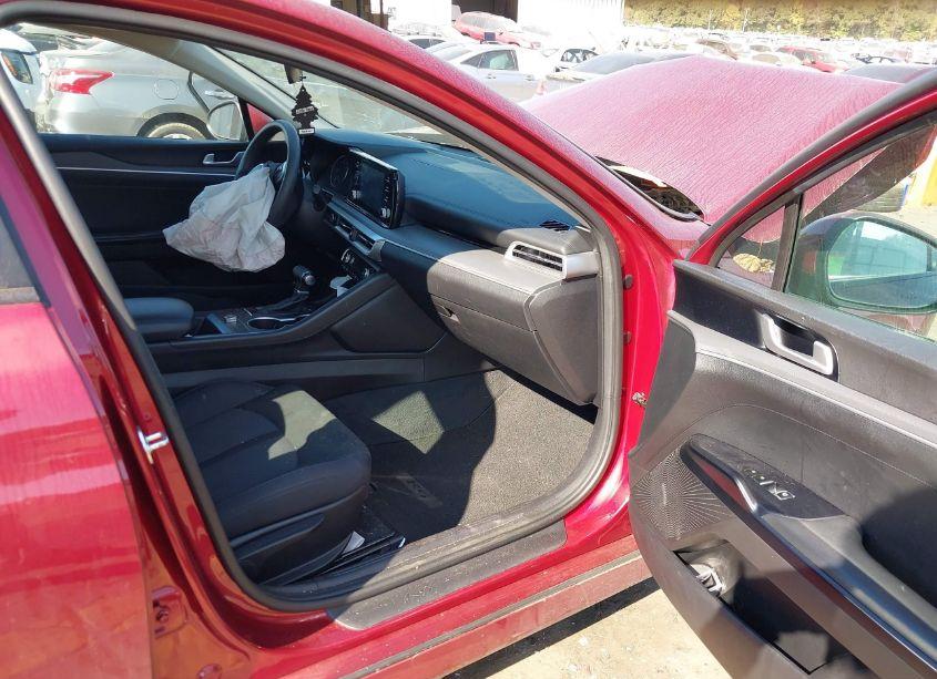 Photo 5 of 2022 Kia K5 LXS (VIN 5XXG14J27NG143066)