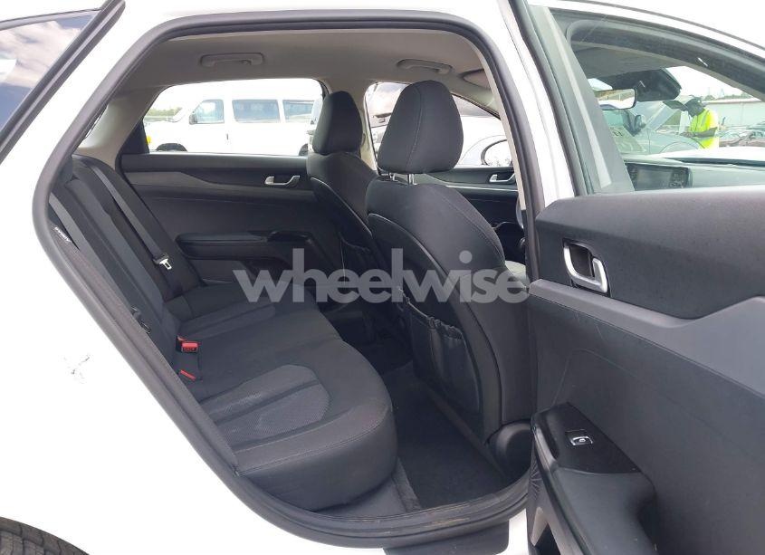 Photo 8 of 2024 Kia K5 LXS (VIN 5XXG14J27RG248700)