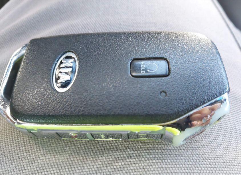 Photo 11 of 2021 Kia K5 LXS (VIN 5XXG14J2XMG025981)