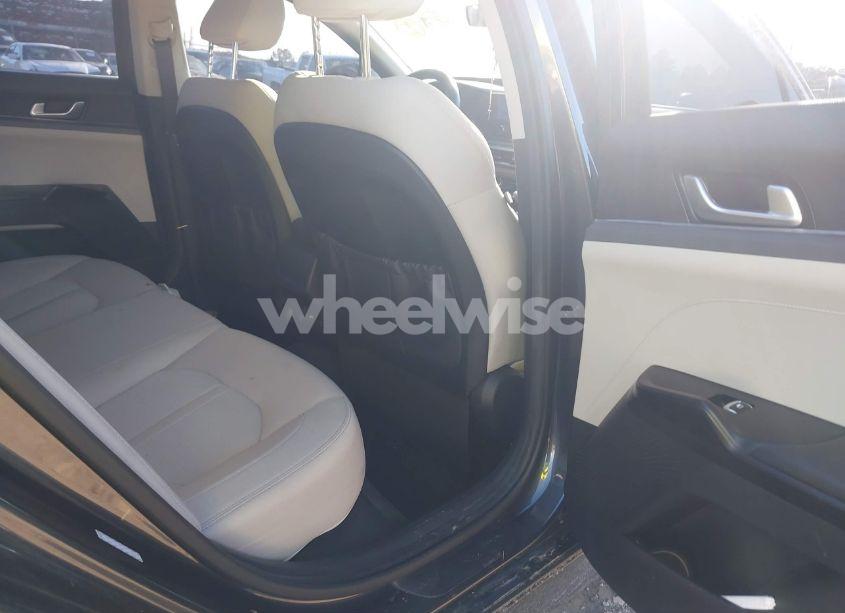 Photo 8 of 2022 Kia K5 LXS (VIN 5XXG14J2XNG111714)