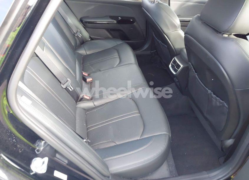 Photo 8 of 2024 Kia K5 EX (VIN 5XXG34J21RG247827)