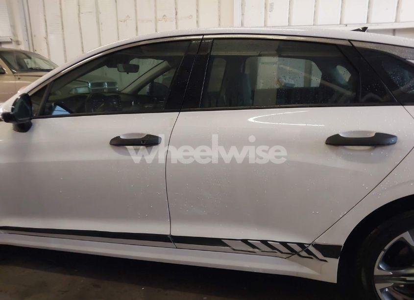 Photo 14 of 2022 Kia K5 EX (VIN 5XXG34J24NG119737)