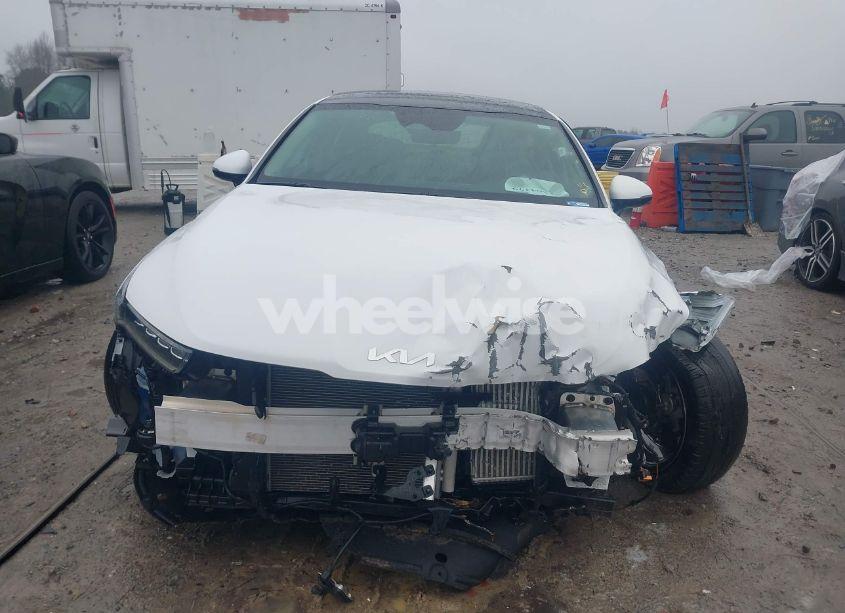 Photo 13 of 2024 Kia K5 EX (VIN 5XXG34J27RG262302)