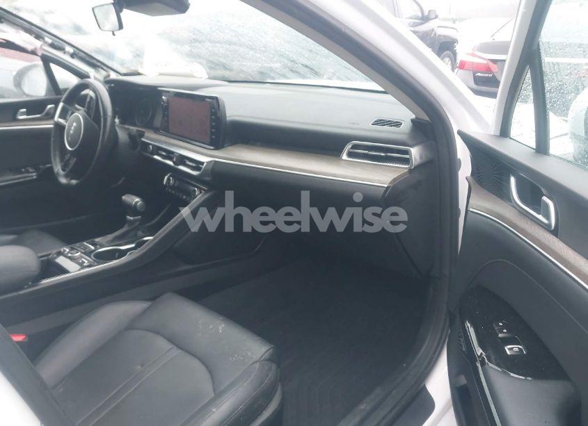 Photo 5 of 2024 Kia K5 EX (VIN 5XXG34J27RG262302)