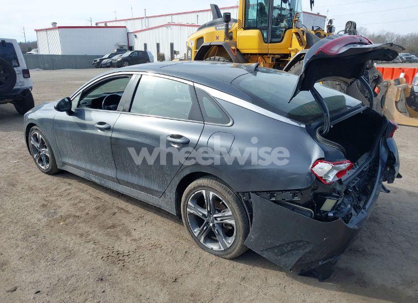 Photo 3 of 2022 Kia K5 EX (VIN 5XXG34J28NG115965)