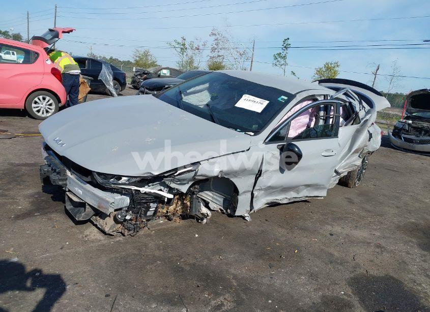 Photo 2 of 2022 Kia K5 GT-LINE (VIN 5XXG64J27NG157017)