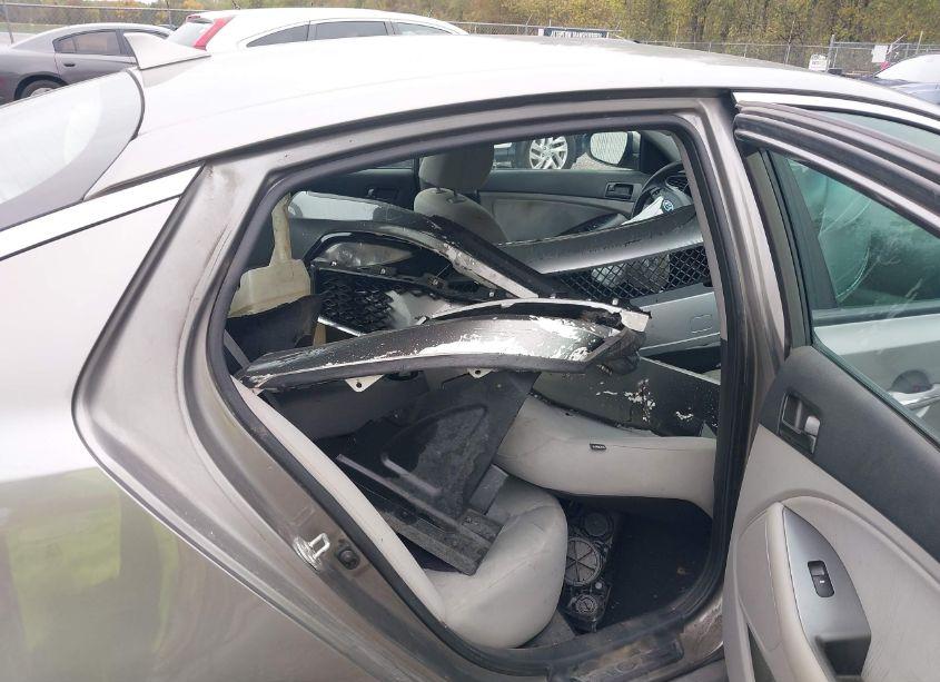 Photo 12 of 2012 Kia Optima LX (VIN 5XXGM4A70CG038076)