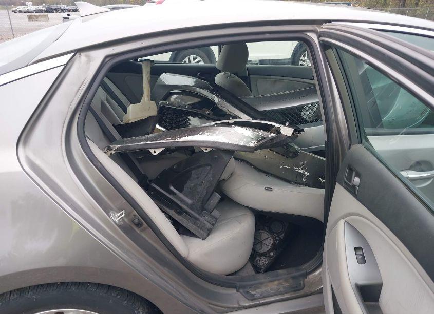 Photo 8 of 2012 Kia Optima LX (VIN 5XXGM4A70CG038076)