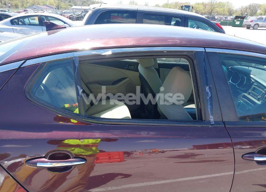 Photo 6 of 2012 Kia Optima LX (VIN 5XXGM4A70CG063026)