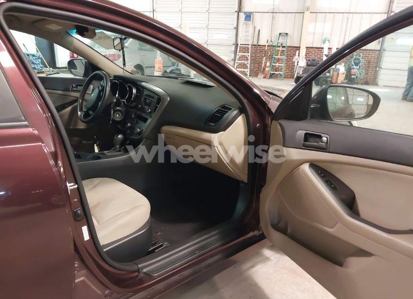 Photo 5 of 2012 Kia Optima LX (VIN 5XXGM4A70CG077105)