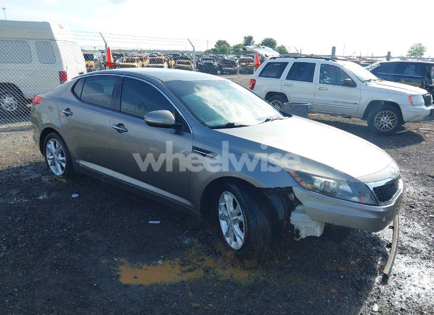 2013 Kia Optima LX (VIN 5XXGM4A70DG098022) main photo
