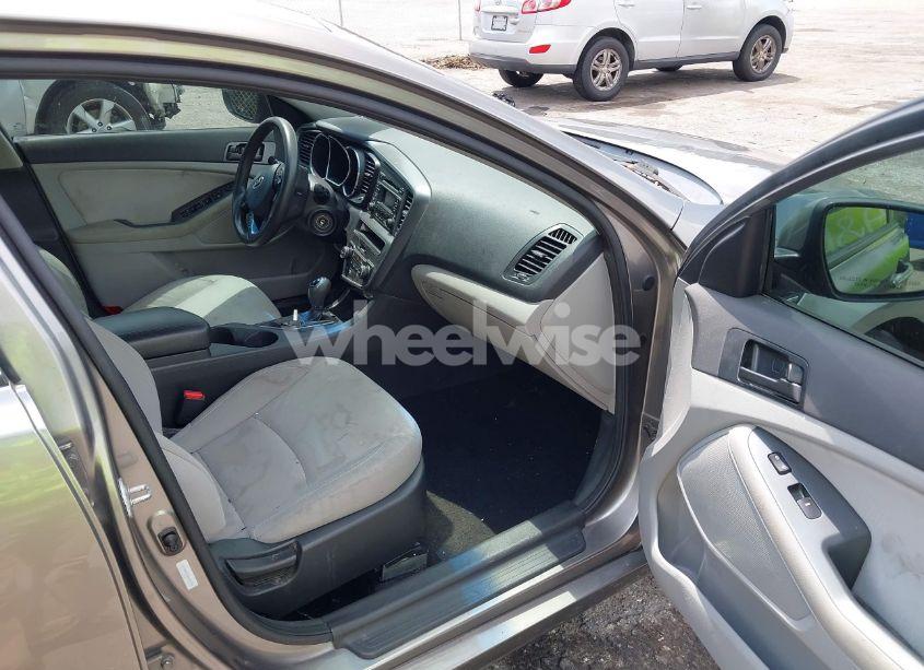 Photo 5 of 2013 Kia Optima LX (VIN 5XXGM4A70DG098148)