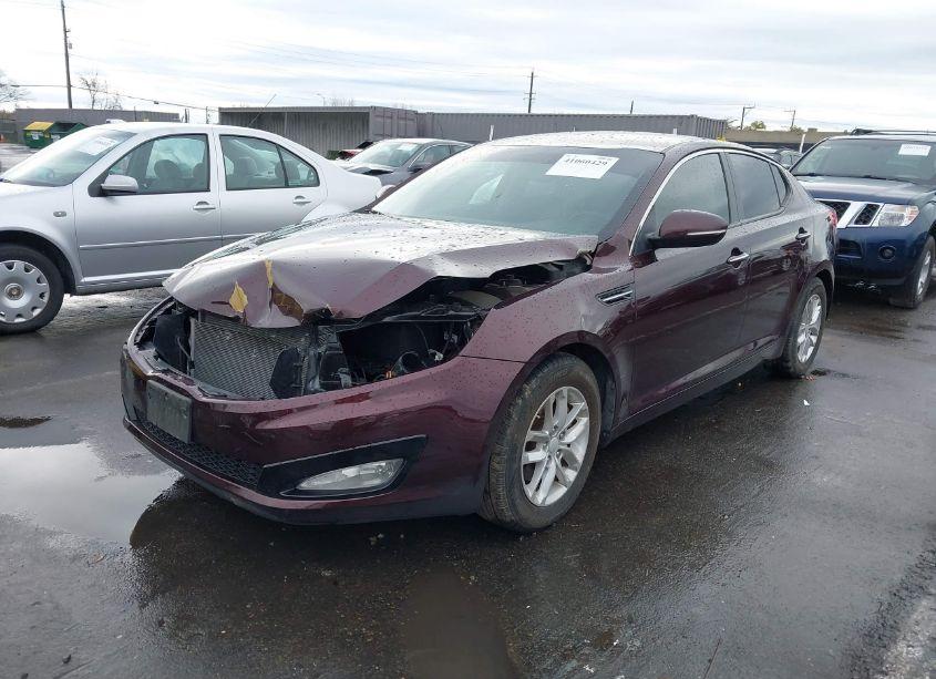 Photo 2 of 2013 Kia Optima LX (VIN 5XXGM4A70DG132296)