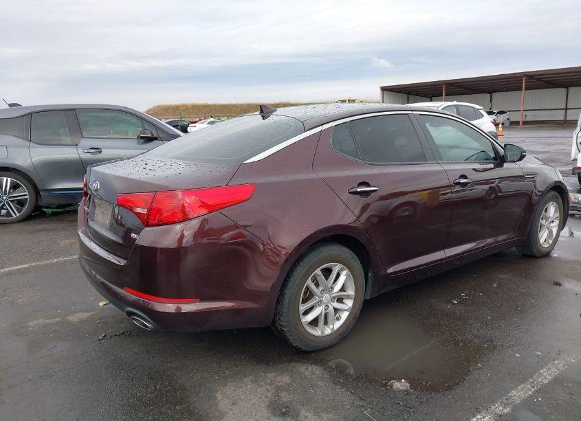 Photo 4 of 2013 Kia Optima LX (VIN 5XXGM4A70DG132296)