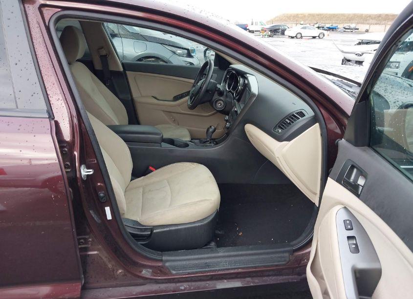 Photo 5 of 2013 Kia Optima LX (VIN 5XXGM4A70DG132296)