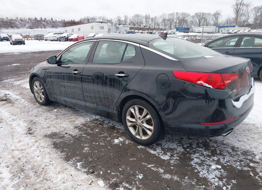 Photo 3 of 2013 Kia Optima LX (VIN 5XXGM4A70DG138258)