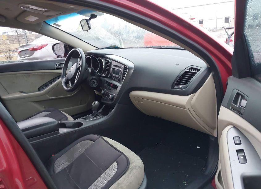 Photo 5 of 2013 Kia Optima LX (VIN 5XXGM4A70DG172359)