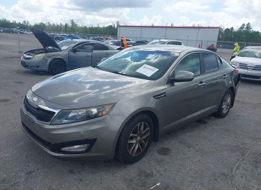 Photo 2 of 2013 Kia Optima LX (VIN 5XXGM4A70DG178775)