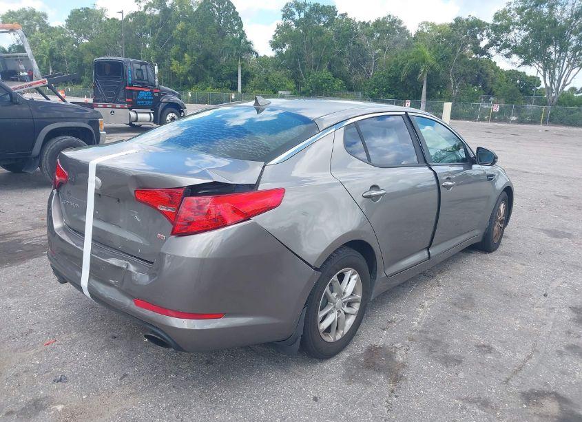 Photo 4 of 2013 Kia Optima LX (VIN 5XXGM4A70DG178775)